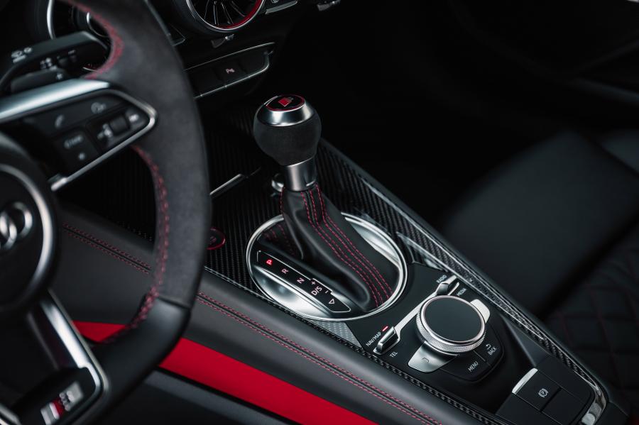 Детали интерьера Audi TTS Coupe (8S) 2018 года  (WW) (фото 124 из 254)